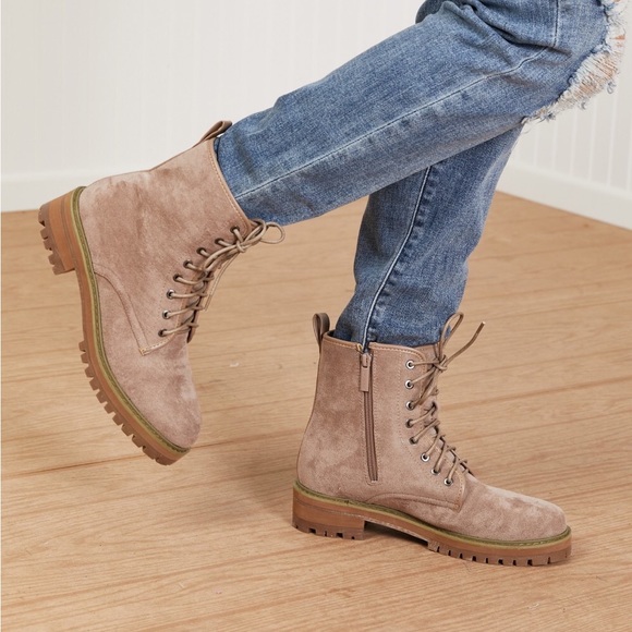 WeeBoo Best of Luck Combat Booties Size 6.5 - Picture 5 of 8